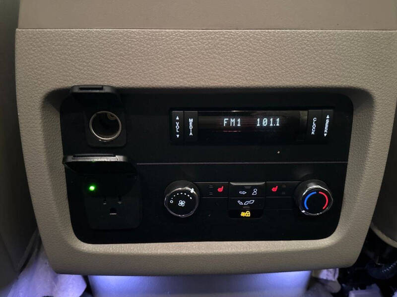 2016 Lincoln Navigator Select