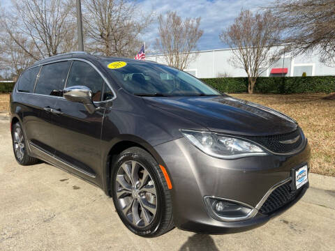 2017 Chrysler Pacifica for sale at UNITED AUTO WHOLESALERS LLC in Portsmouth VA