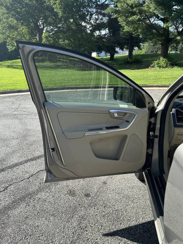 2015 Volvo XC60 T6 Drive-E