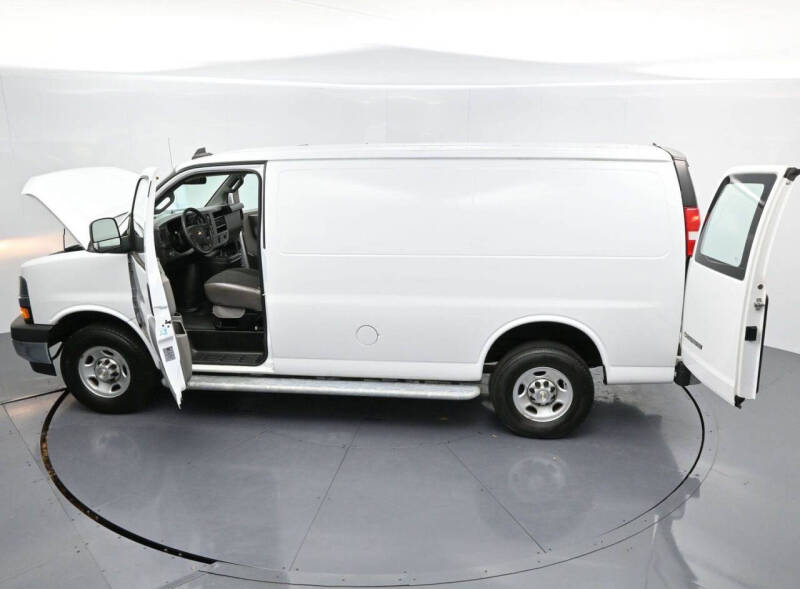 2022 Chevrolet Express 2500