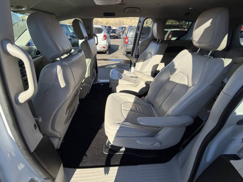 2018 Chrysler Pacifica Hybrid Touring L