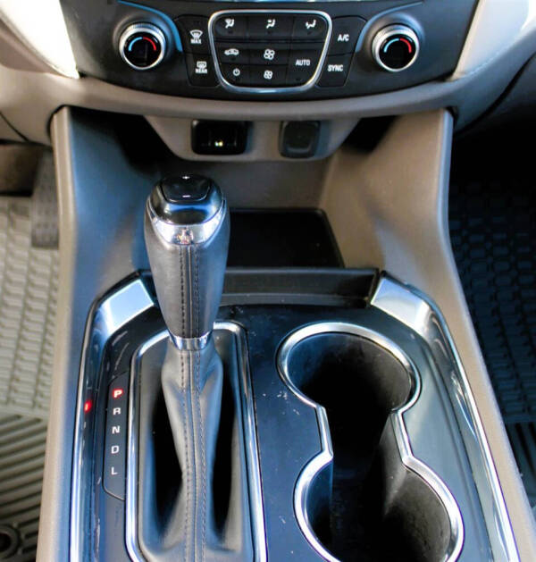 2018 Chevrolet Traverse LT Cloth