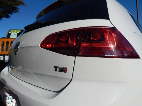 2016 Volkswagen Golf TSI SE