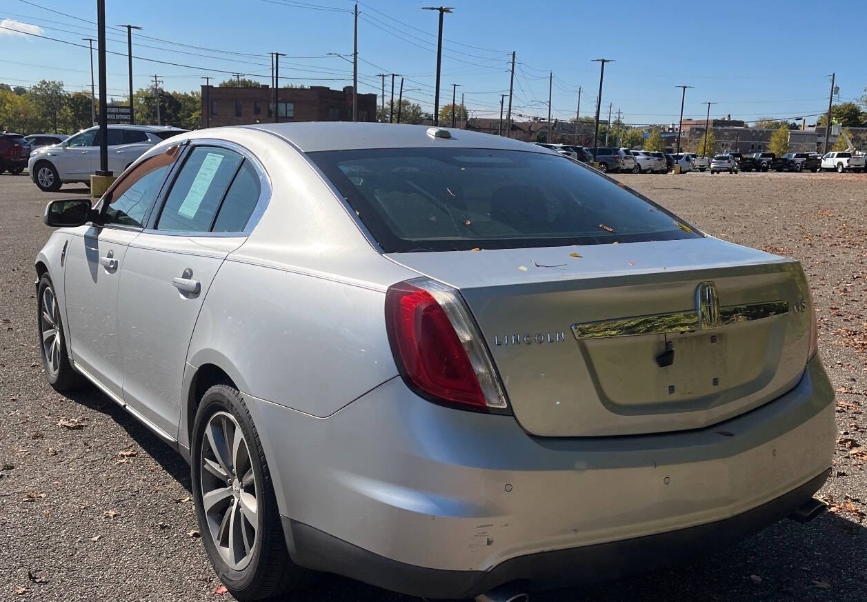 2010 Lincoln MKS for sale at HEARTLAND AUTO SALES in Indianapolis, IN