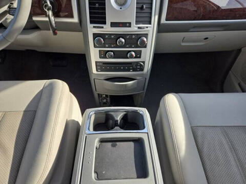 2009 Chrysler Town and Country Touring