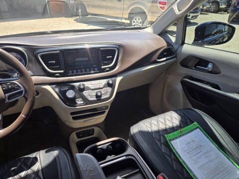 2017 Chrysler Pacifica Touring Plus