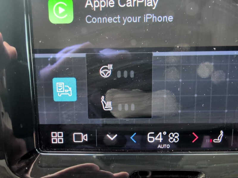 2023 Volvo XC60 B5 Plus Dark Theme