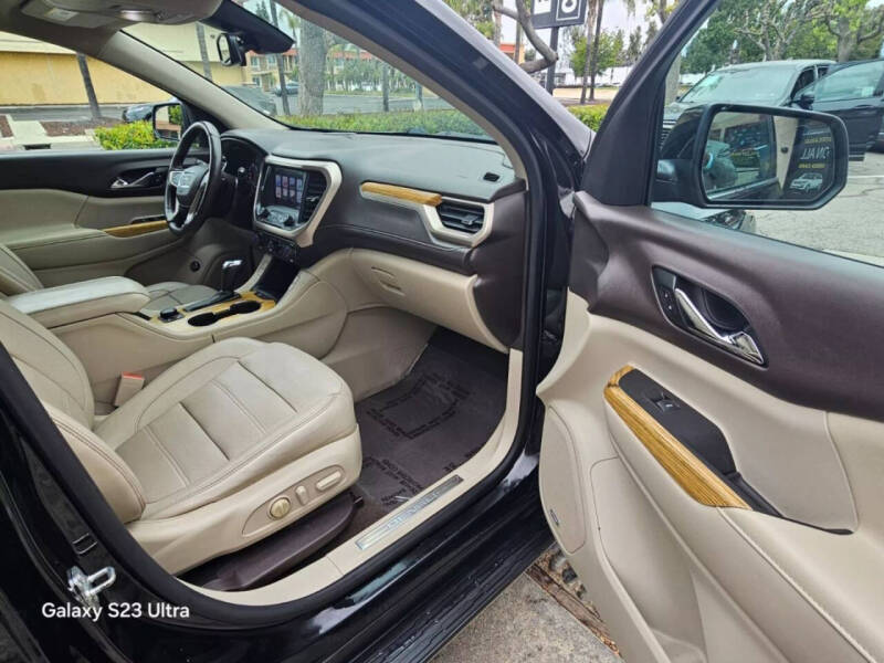 2017 GMC Acadia Denali