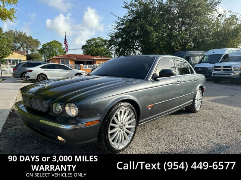 2004 Jaguar XJR