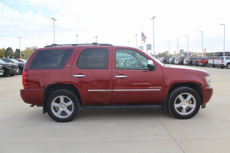 Used 2009 Chevrolet Tahoe LTZ with VIN 1GNFK33049R222672 for sale in Storm Lake, IA