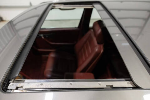 1988 Mercedes-Benz 560-Class 560 SEL