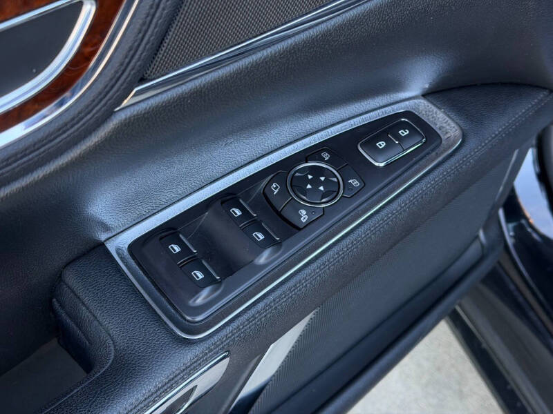 2017 Lincoln Continental Select