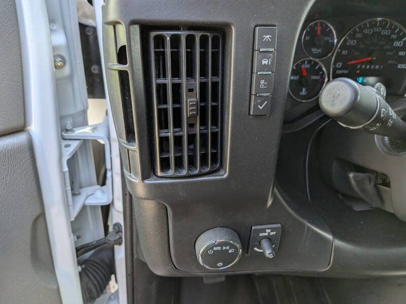 2025 Chevrolet Express 2500
