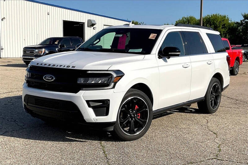 Used 2022 Ford Expedition Limited with VIN 1FMJU2AT8NEA09449 for sale in Montevideo, Minnesota