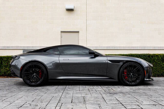 2024 Aston Martin DB12 V8