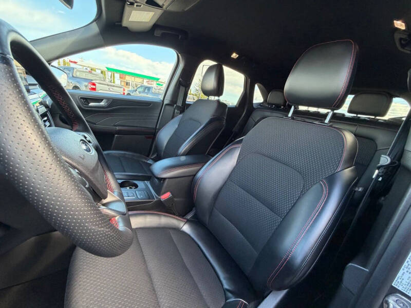 2025 Ford Escape ST-Line