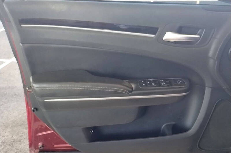 2019 Chrysler 300 S
