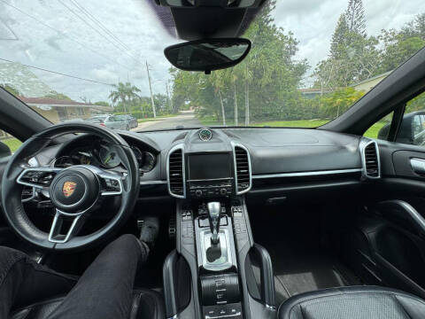2015 Porsche Cayenne S E-Hybrid
