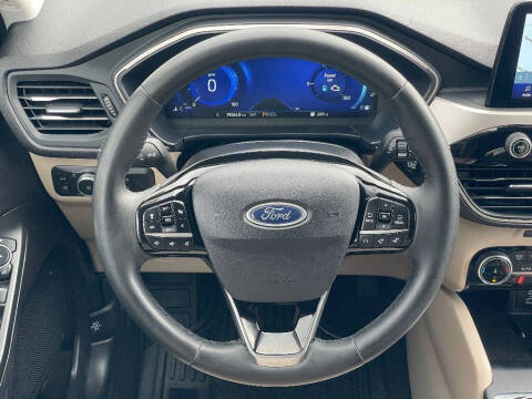 2022 Ford Escape Hybrid SEL