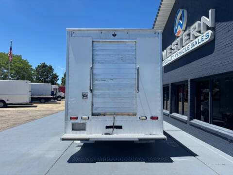 2016 Chevrolet Express 4500 Reefer Box Van