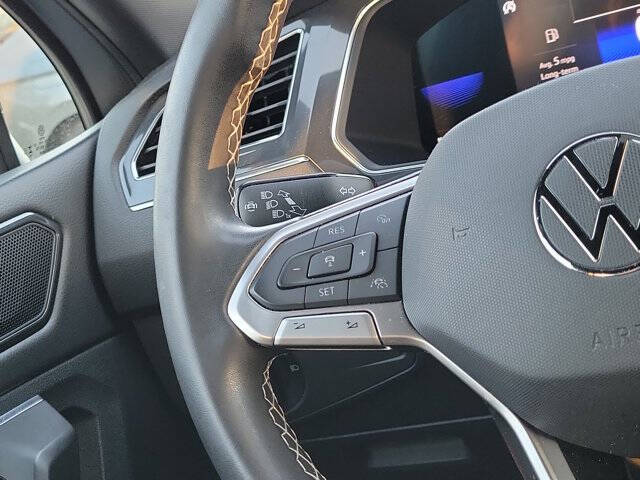 2023 Volkswagen Tiguan SE R-Line Black