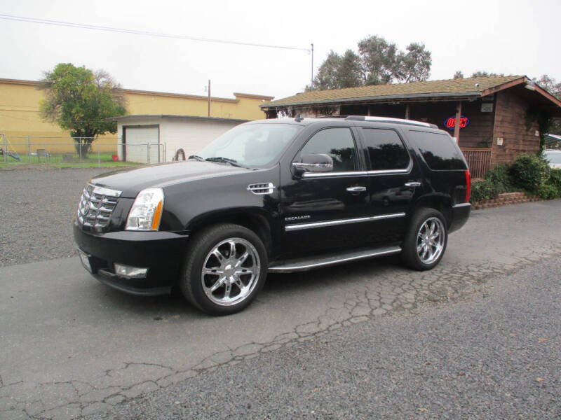 2011 Cadillac Escalade Base's photo