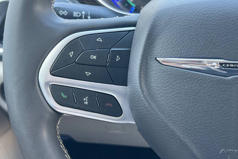2023 Chrysler Pacifica Plug-In Hybrid Limited