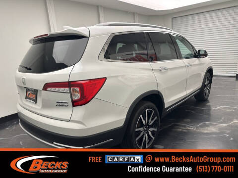 2021 Honda Pilot Touring w/Rear Captain's Chairs