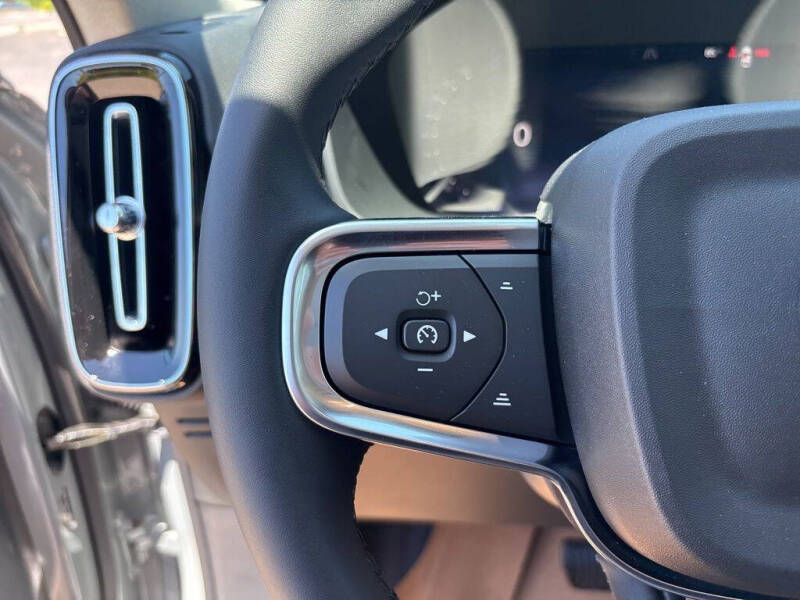 2026 Volvo XC40 B5 Plus