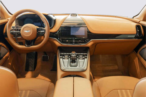 2024 Aston Martin DBX