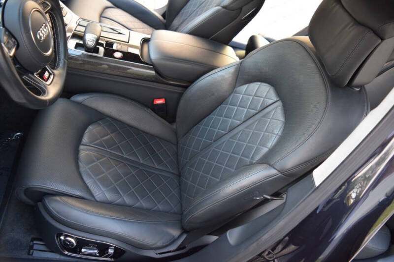 2015 Audi S8 4.0T quattro