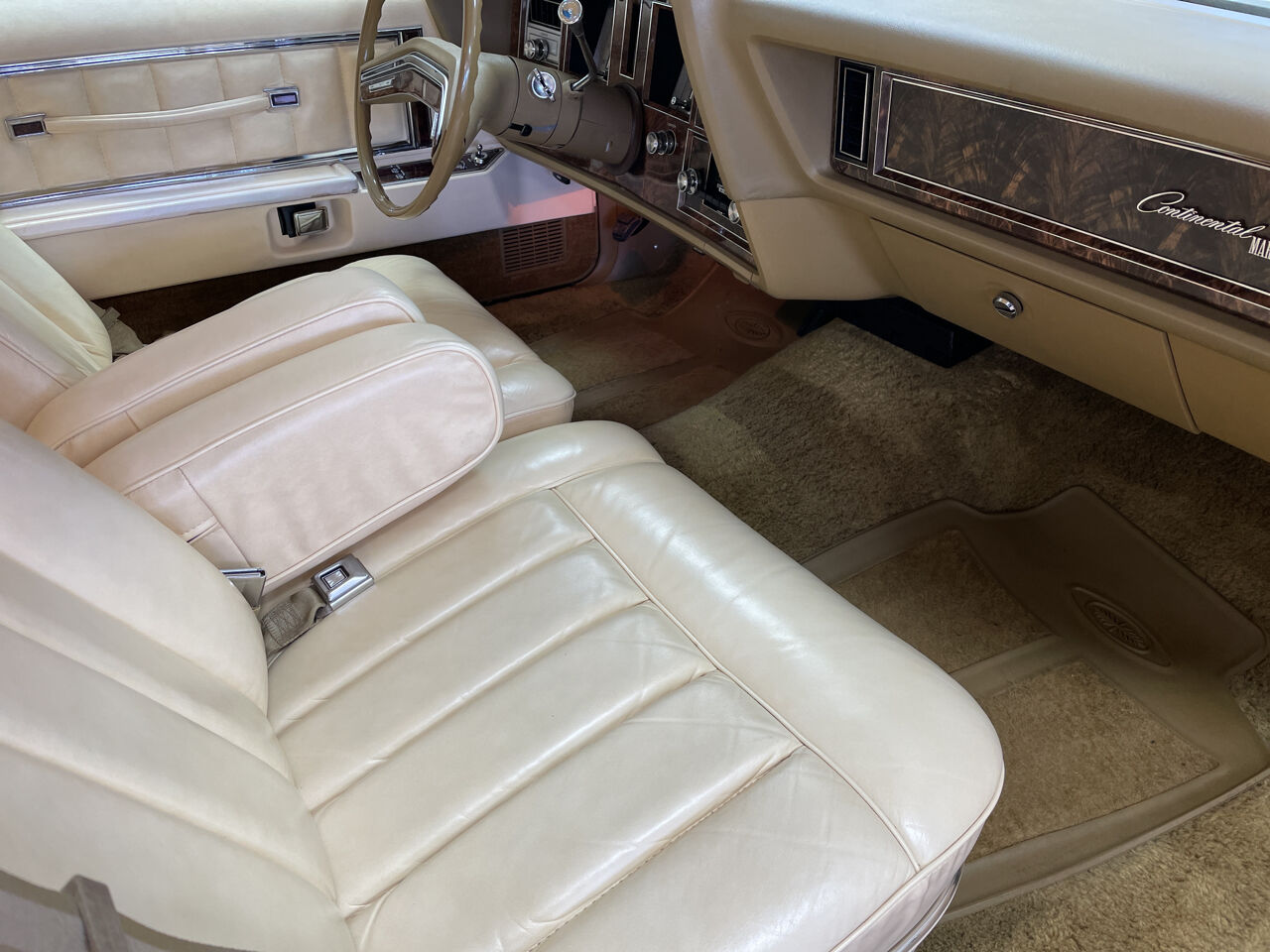 1978 Lincoln Mark V 39