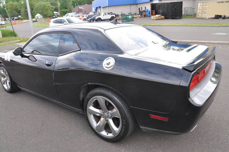 2013 Dodge Challenger SXT Plus