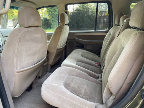 2004 Ford Explorer XLT