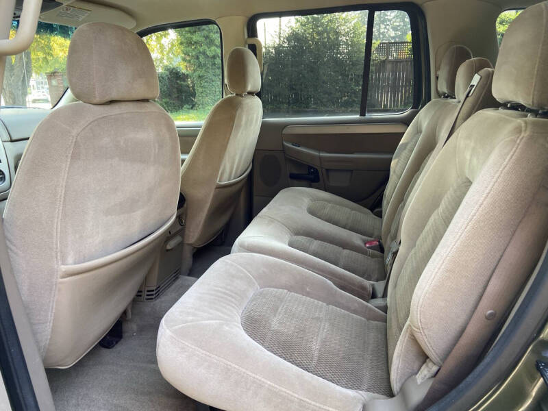 2004 Ford Explorer XLT