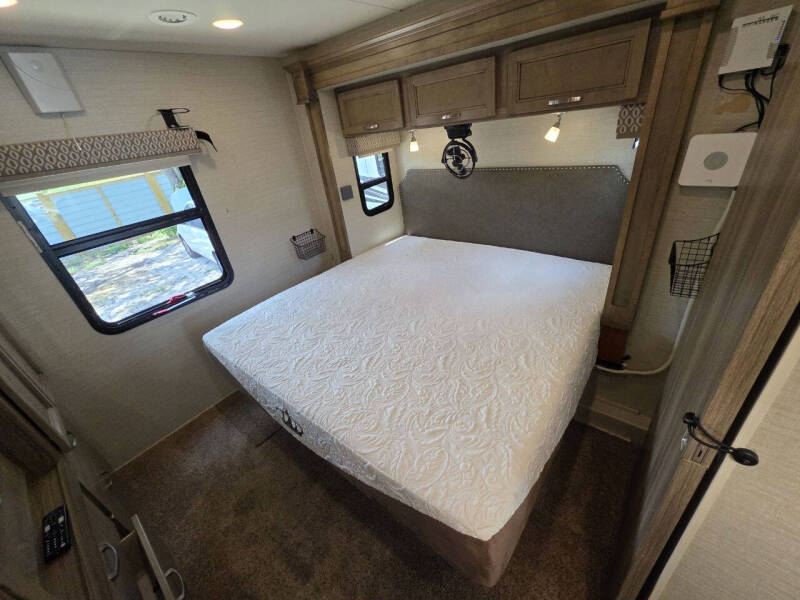 2018 Jayco Precept