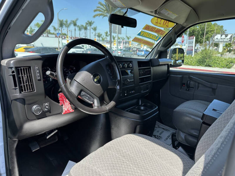 2022 Chevrolet Express 2500