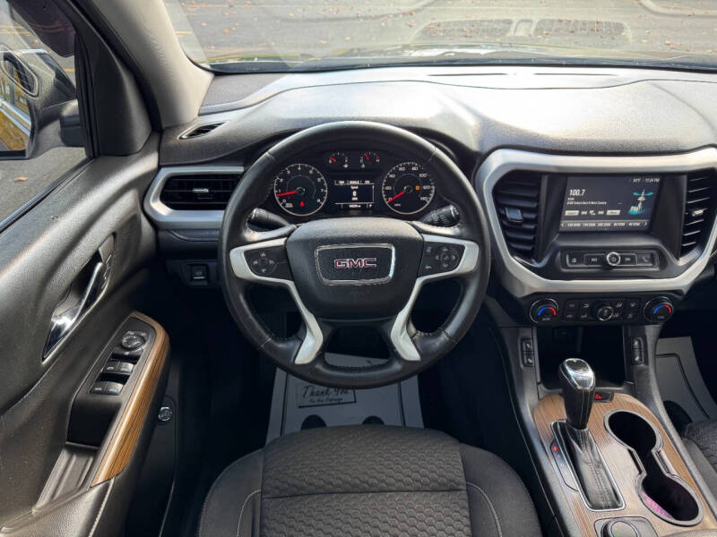 2017 GMC Acadia SLE-2