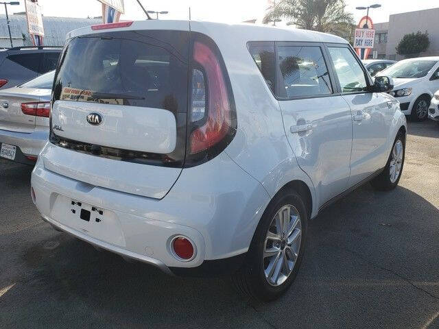 2017 Kia Soul +