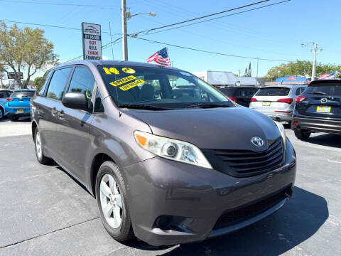 2014 Toyota Sienna for sale at AUTOFAIR LLC in West Melbourne FL