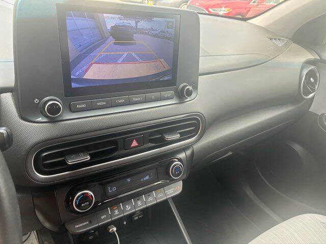 2022 Hyundai Kona SEL