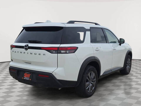 2025 Nissan Pathfinder SV