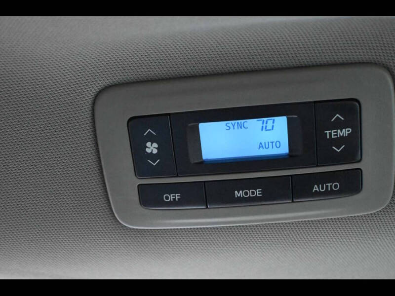 2015 Toyota Sienna LE Mobility 7-Passenger