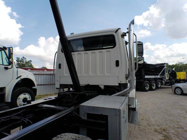 2015 Freightliner M2 106