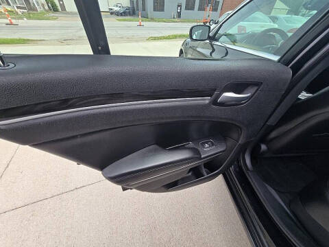 2016 Chrysler 300