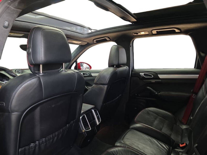 2016 Porsche Cayenne GTS
