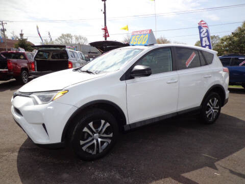 2018 Toyota RAV4 for sale at North American Credit Inc. in Waukegan IL