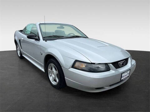 2004 Ford Mustang Deluxe