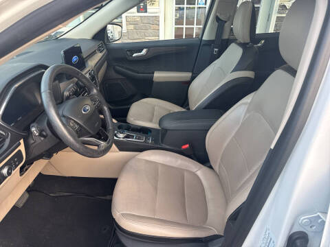 2020 Ford Escape Titanium