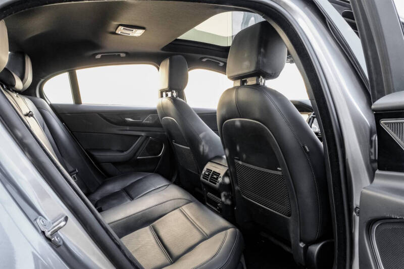 2020 Jaguar XE P250 S